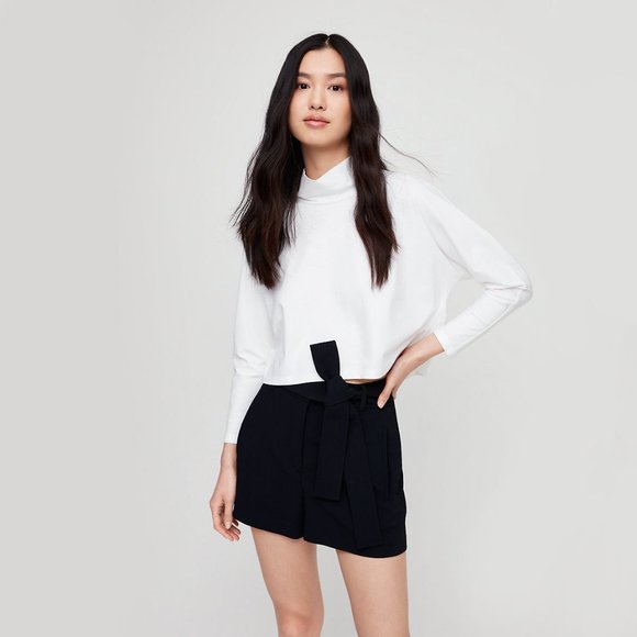 Aritzia Pants - Aritzia - Jallade Short